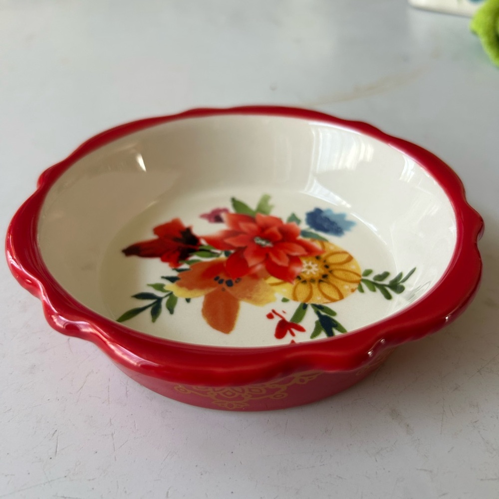 Pioneer Woman Winter Bouquet Mini Pie Plate, 5" Stoneware Dish, Red Floral